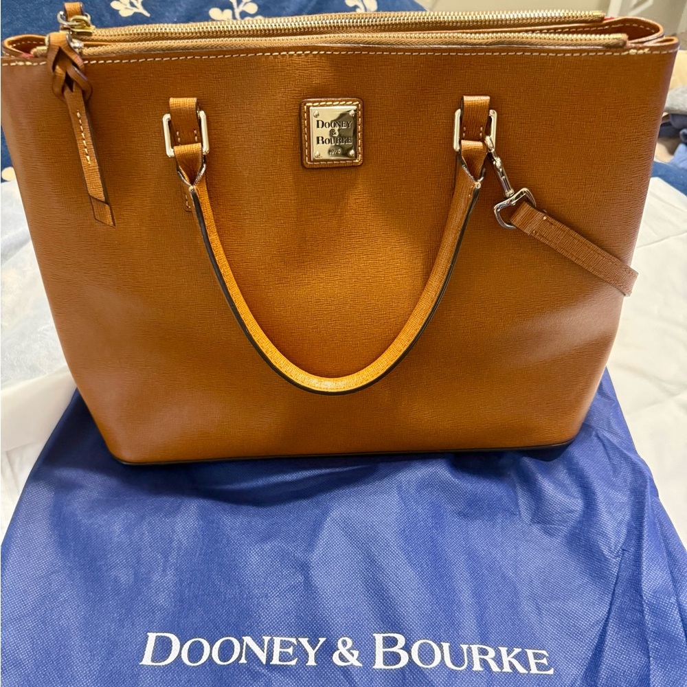 Dooney & Bourke Tan (Natural) Leather Tote w/matching Wallet - Picture 2 of 15